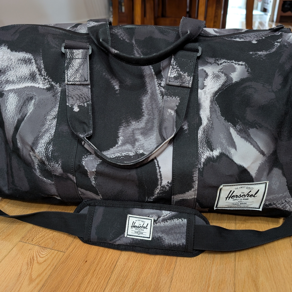 Herschel Supply Company Black and Gray Men's Duffel Bag